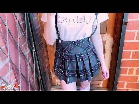 ❤️ Məktəbli qız öz sikini dərindən çəkir və dərslər yerinə sikik edir. ❤❌ Sadəcə porno bizdə ❌️❤