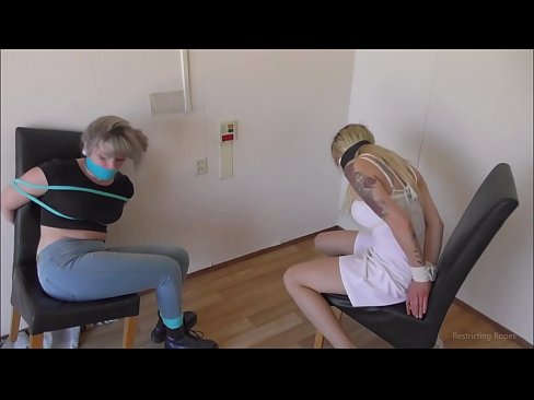 ❤️ Asılı / bağlanmış və ağzı bağlanmış / çətinlik içində olan qız ❤❌ Sadəcə porno bizdə ❌️❤