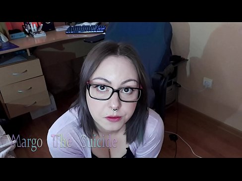 ❤️ Eynəkli Seksual Qız Kamerada Dildosunu Dərindən Əyir ❤❌ Sadəcə porno bizdə ❌️❤