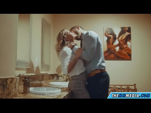 ❤️ Döşlü sarışın sizi ictimai tualetdə aldatdıqda ❤❌ Sadəcə porno bizdə ❌️❤